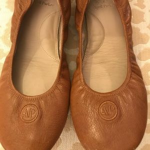 The perfect April Parker flats. Classic ballerina flats size8